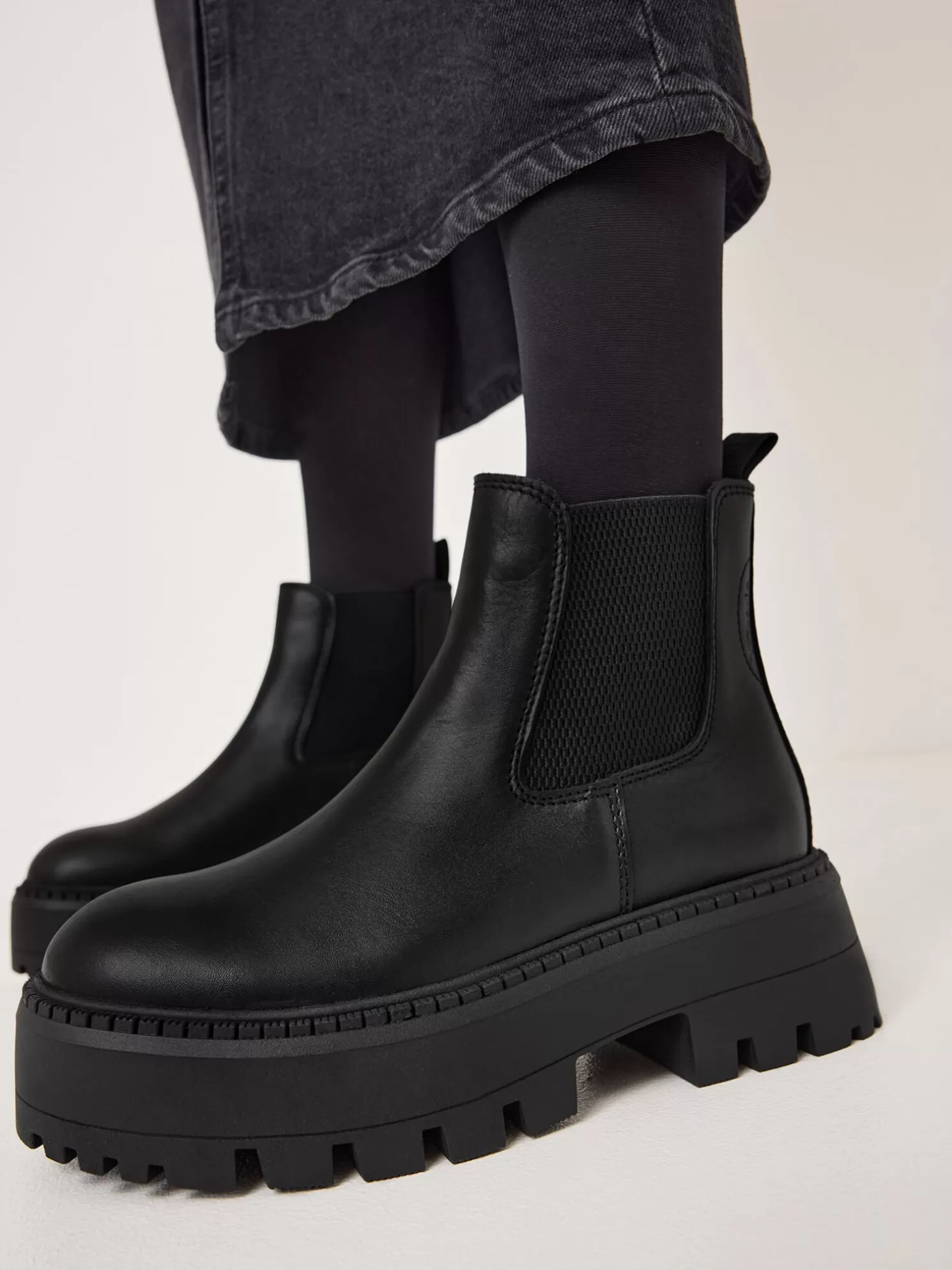 Tamaris Chelsea Boot - schwarz